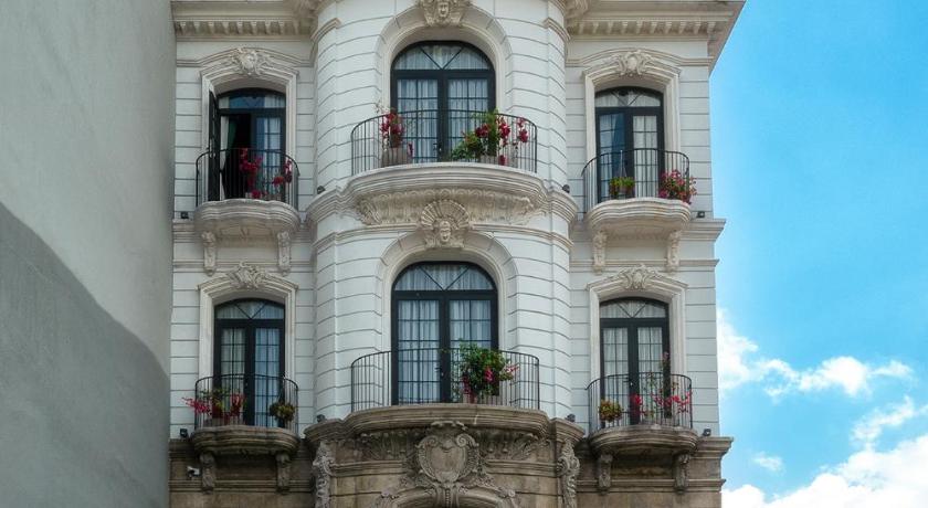 ホーチミン HOTEL le JARDIN SECRET saigon ホテル プール