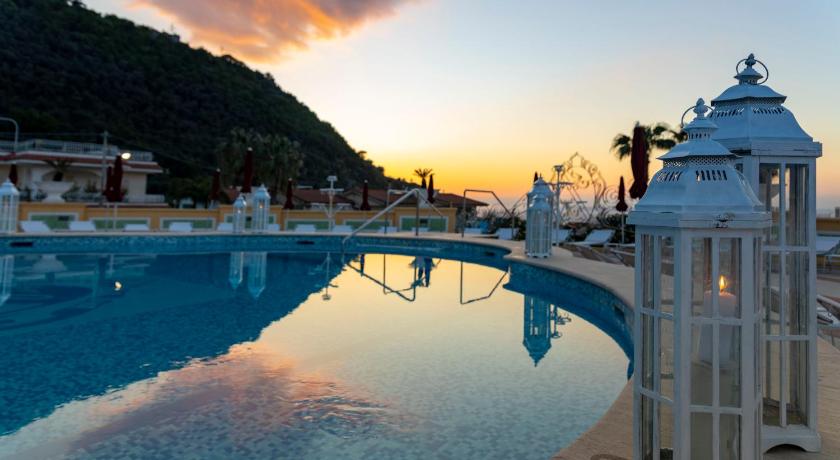 Grand Hotel La Pace - image 11