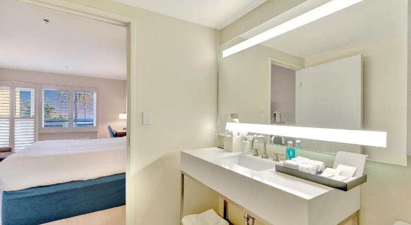Immagine di King Vista Oceano (Ocean View King) 2