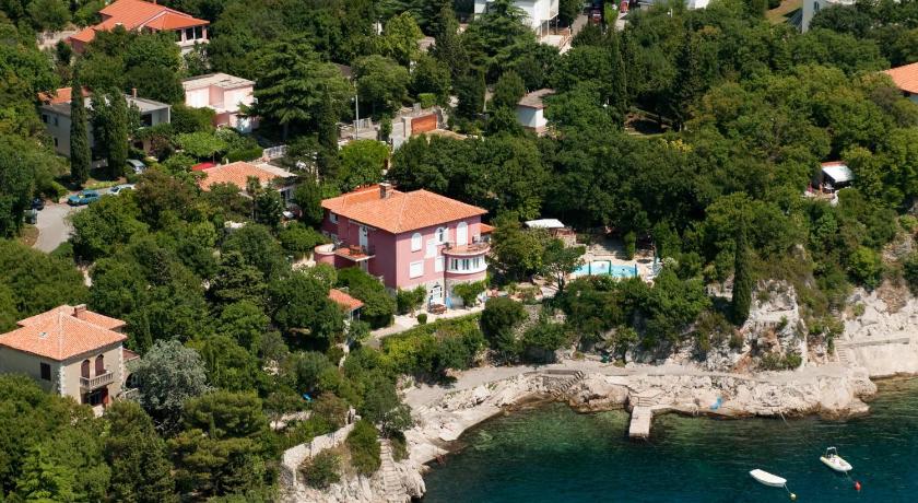 Apartments Villa Dora photo