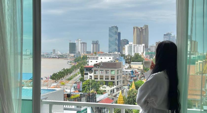 Image of Deluxe Single Balcony 11