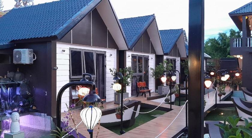 Image of Deluxe Bungalow 3