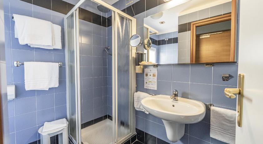 Standard háromszemélyes szoba (Standard Triple Room) fotója 2