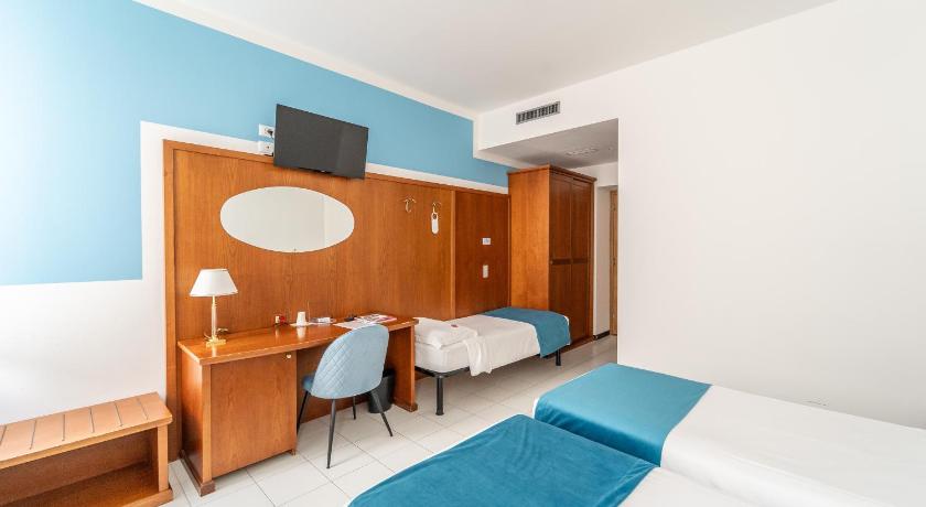 Standard háromszemélyes szoba (Standard Triple Room) fotója 5