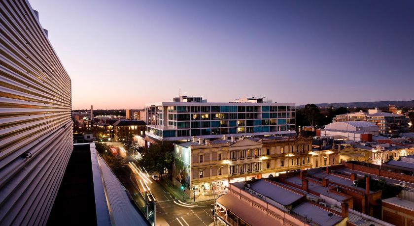 Majestic Roof Garden Hotel 55 Frome Street Adelaide