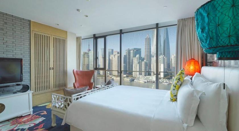 Image of 1 King Bed Premium River View 3