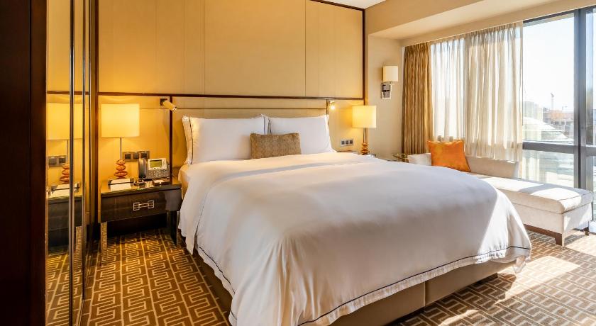 Image of Resort Room - Pool View 0