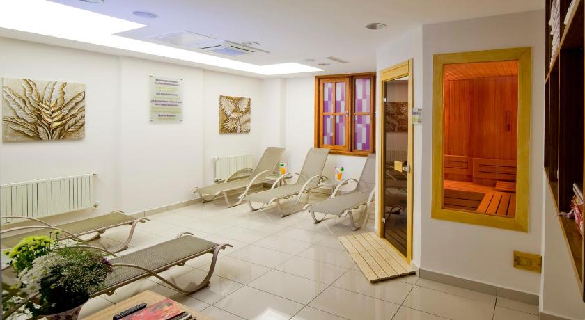 GLK PREMIER The Home Suites & Spa - image 13