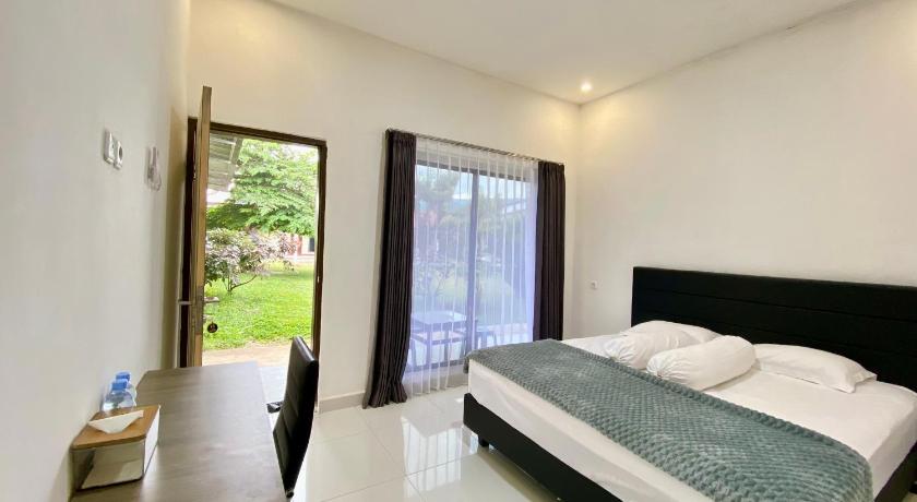 Tampilan Amadeo Guest House