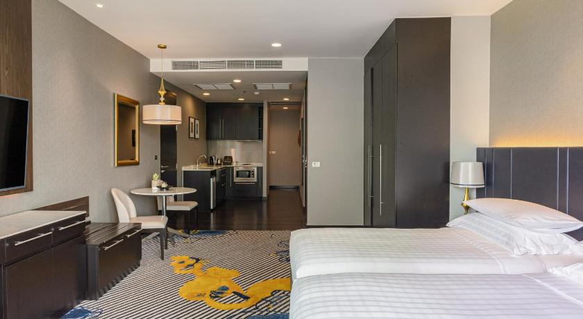 Image of Grand Deluxe Twin City View 8
