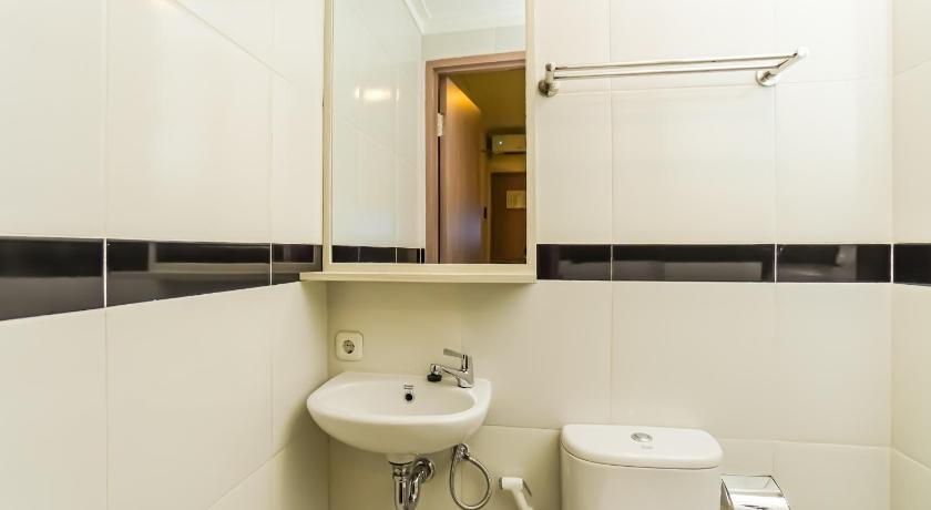 Image of Deluxe Room 8