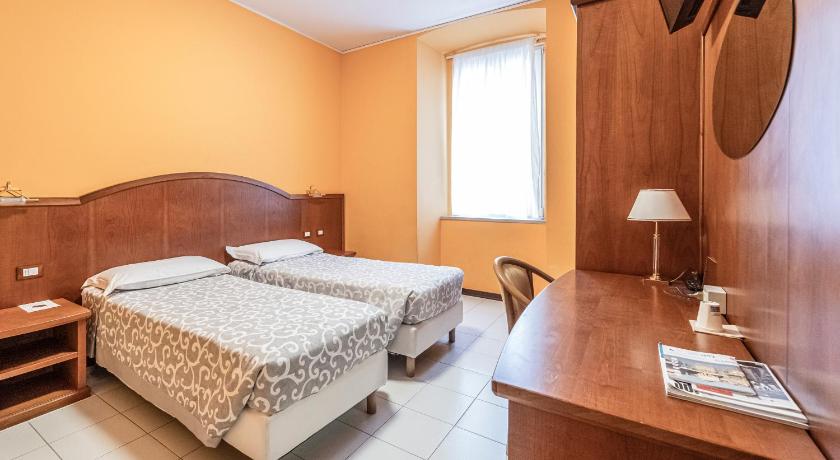 Standard szoba kétszemélyes vagy 2 külön ággyal (Standard Double or Twin Room) fotója 12