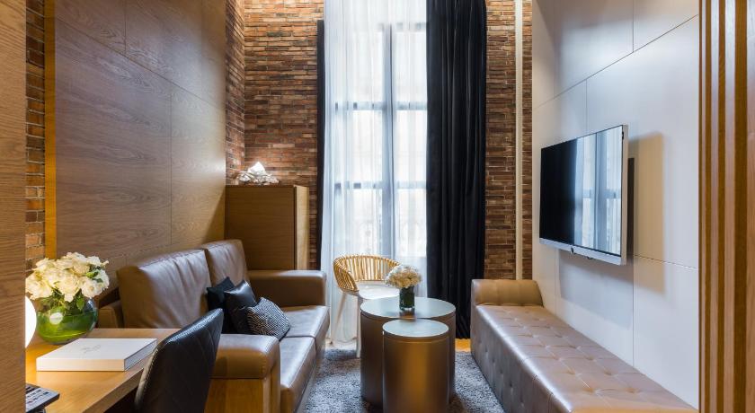 Image of Patio Junior Suite 10
