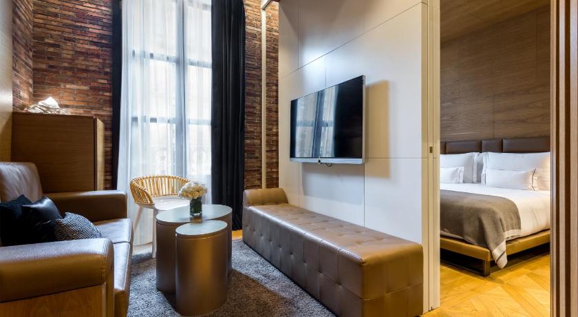 Image of Patio Junior Suite 6