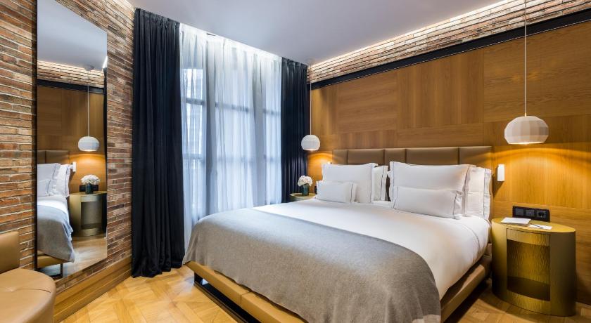 Image of Monument Suite 0