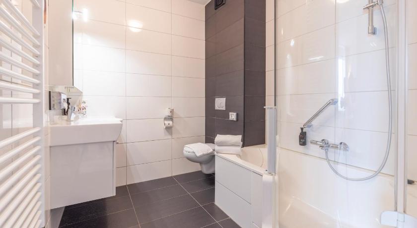 Image of Deluxe Double Room 7