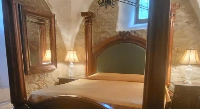Burg Hermannstein - Kings Room