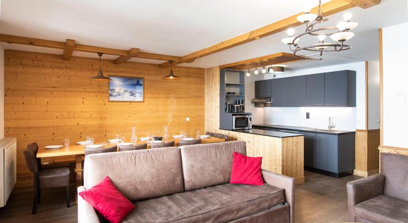 Image of Six-Bedroom Apartement (12/14 Adults) 0