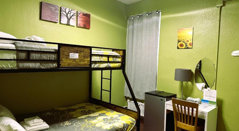 Imagen de Habitación Familiar con baño compartido (Family Room with Shared Bathroom) 13