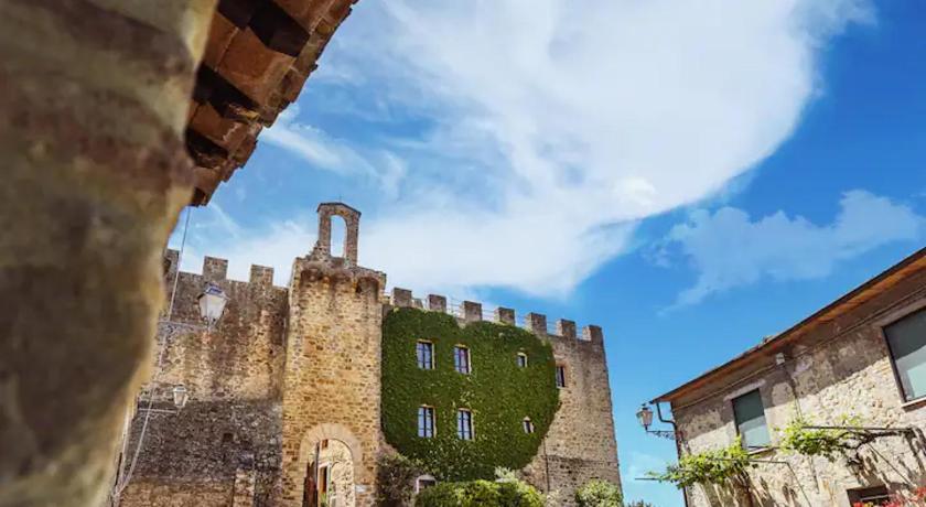 Castello di Cisterna