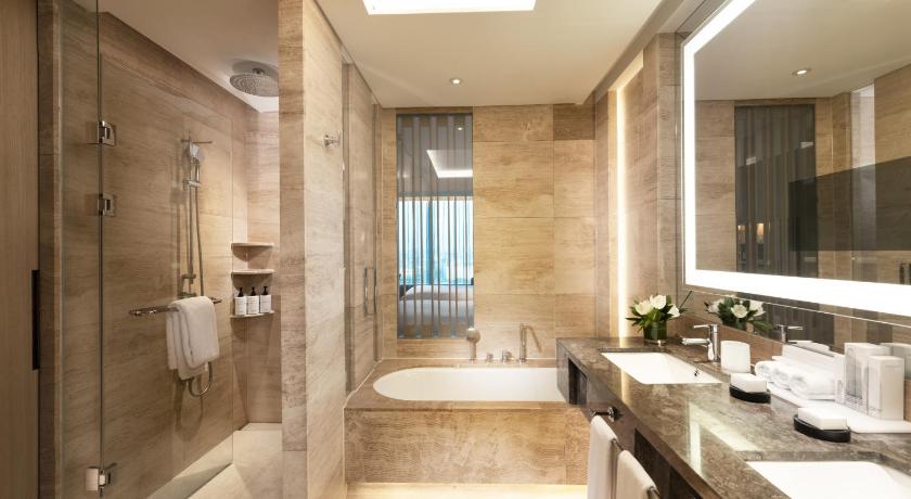 Image of 2 Queen Beds Premium Room City View 3
