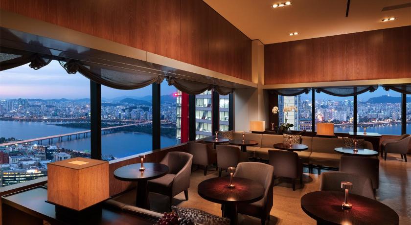 Image of 2 QUEEN BEDS EXECUTIVE ROOM CITY VIEW 7