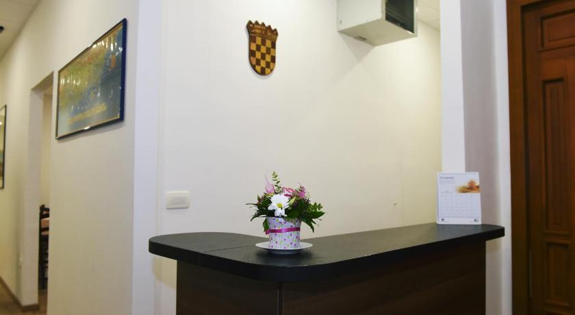 Riva Rooms photo