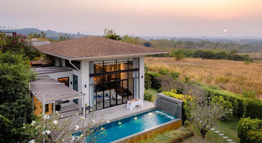 カオヤイ The Private Pool Villas at Civilai Hill Khao Yai 4つ星 ホテル プール