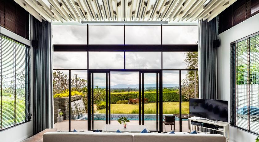 カオヤイ The Private Pool Villas at Civilai Hill Khao Yai 4つ星 ホテル プール