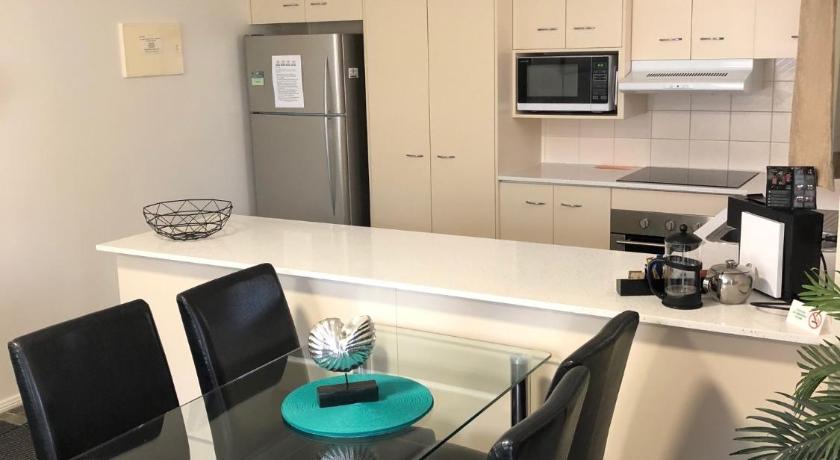 Image of Deluxe King Room - Disability Access 6