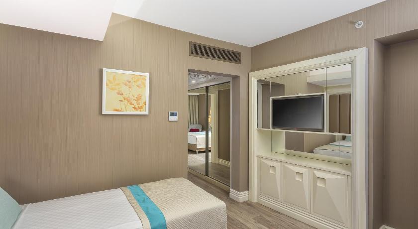 Ģimenes numurs ar skatu uz jūru (Family Room with Sea View) attēls 1