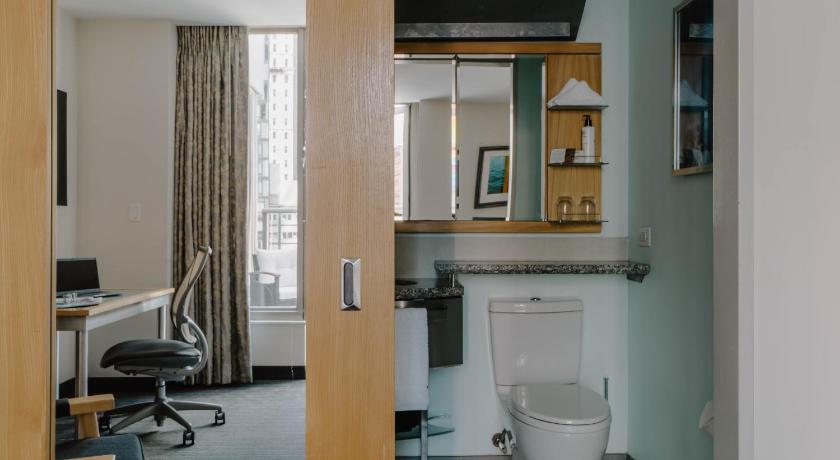 Image of Deluxe Room 12