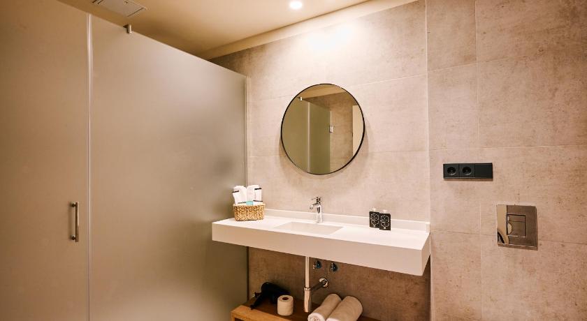 Immagine di Camera Deluxe Doppia con Letto Matrimoniale (Deluxe Double Room) 2