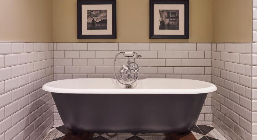 Image of Suite 10
