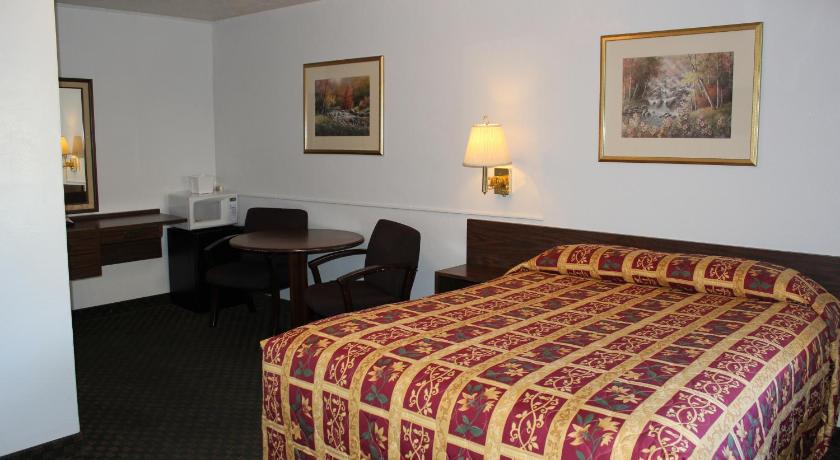 Lava Spa Motel & RV photo