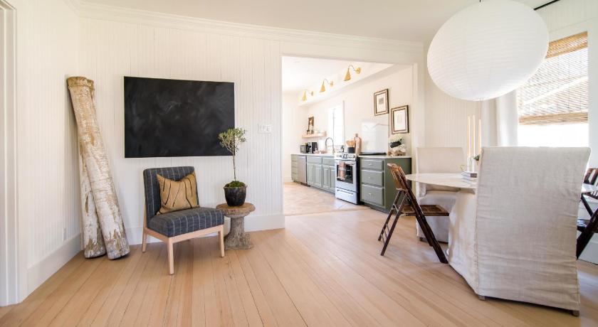 弗雷德里克斯堡 The Gable - 3 BLKS from Main St 4星级 住宿 套房