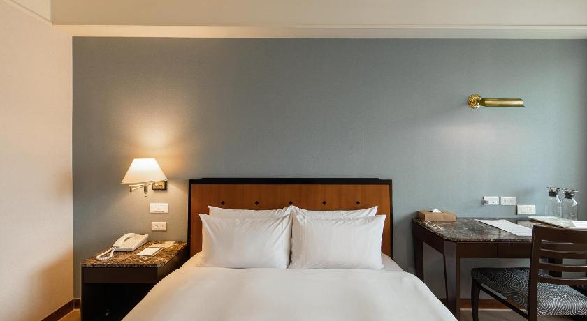 Hotel National - image 44