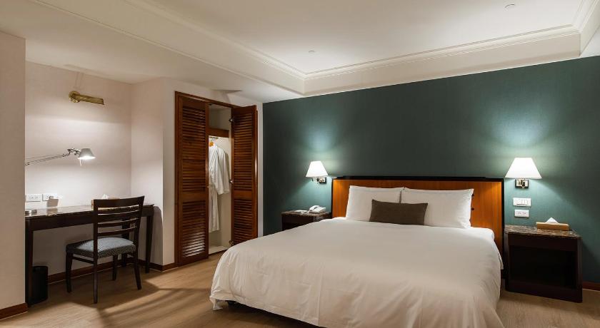 Hotel National - image 35