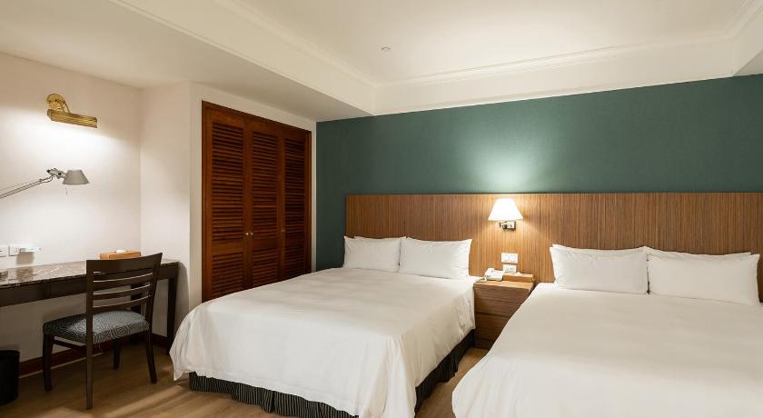 Hotel National - image 40