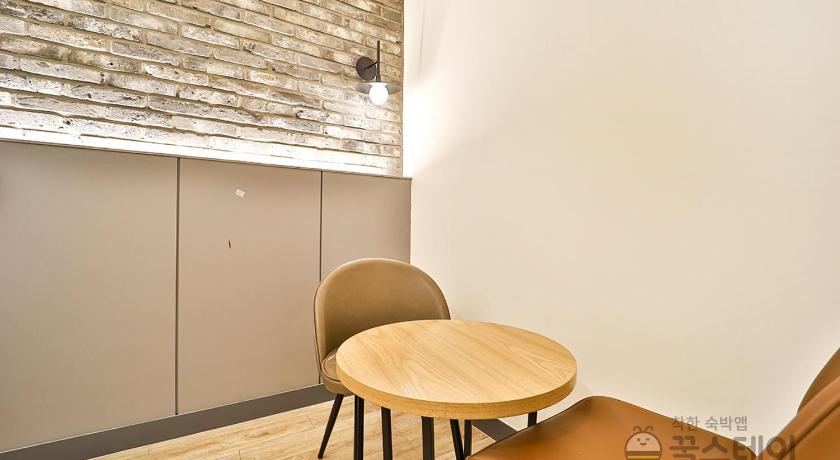 水原 Brown Dot Suwon Guun Branch 酒店 餐厅