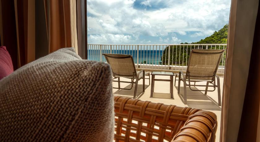 オーシャンフロント　プレミアスイート　大晦日の花火ビュー (Ocean Front Premier Suite - NYE Fireworks Guaranteed view)の画像 1