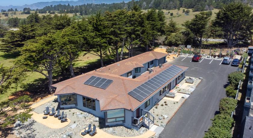 Cambria (CA) Windrush Inn - Cambria 4-Star Accommodation pool