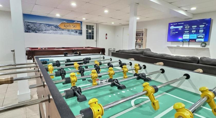 基灵顿 (VT) DoubleDen- AC, Hot Tub, Fire pit, Grill, Game Room 4星级 住宿 餐厅