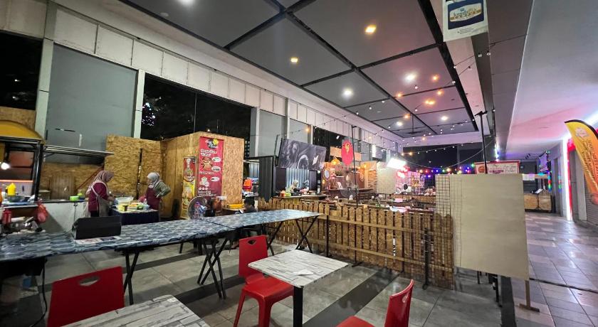 シャーアラム Ayra Homestay Vista Alam 3つ星 ゲストハウス レストラン