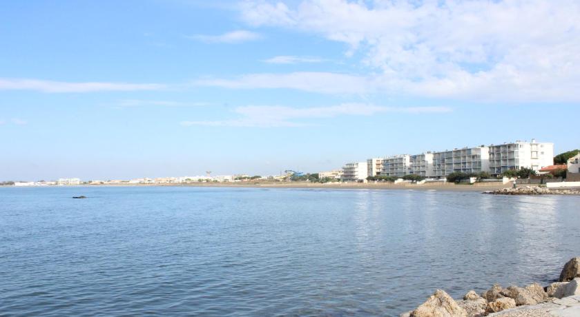 Hotel Les Acacias photo