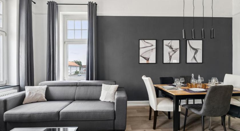 Charysma - Juwel in anthrazit, elegant, stilvoll, Parkplatz