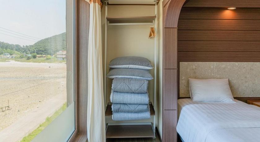 Image of Quadruple Room 6
