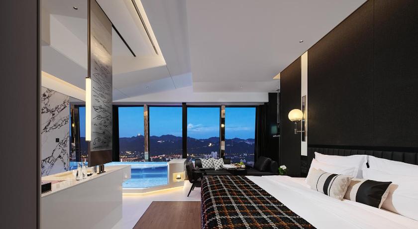 SEYA Panoramic Hotel - Chongqing Jiefangbei Flagship - Managed by SEYA GROUP