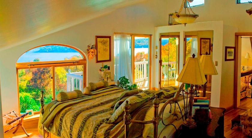 A Cayuga LakeFront Inn - Hotel Alt, Ithaca New York photo