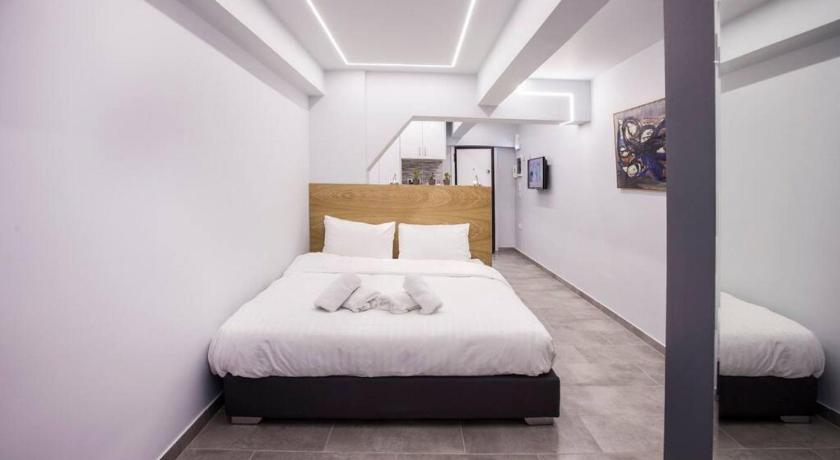 Exclusive New Modern Apartment at Syntagma Square - image 4